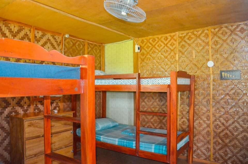 Titanic'S Nipa Hut Hostel Moalboal Ngoại thất bức ảnh