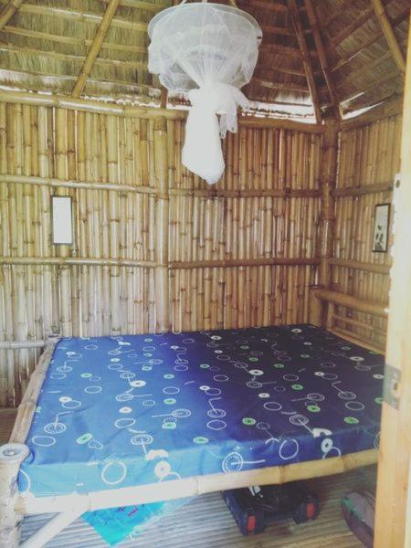 Titanic'S Nipa Hut Hostel Moalboal Ngoại thất bức ảnh