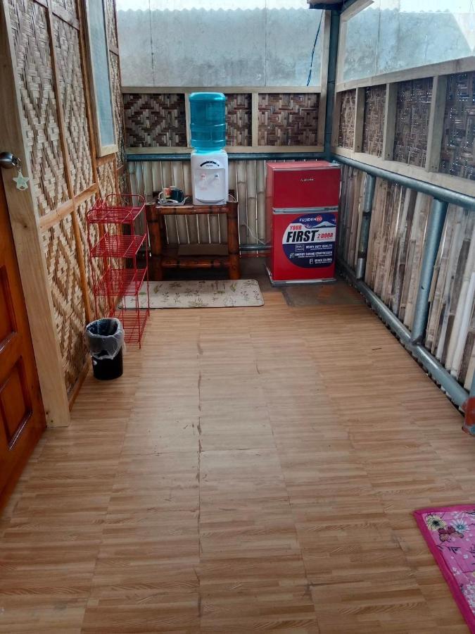 Titanic'S Nipa Hut Hostel Moalboal Ngoại thất bức ảnh